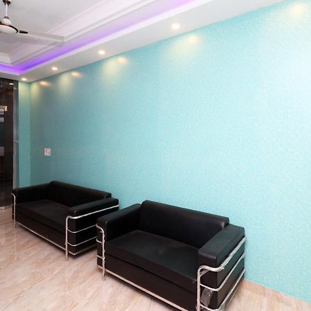 Oyo 25130 Hotel Royal Inn 뉴델리 외부 사진