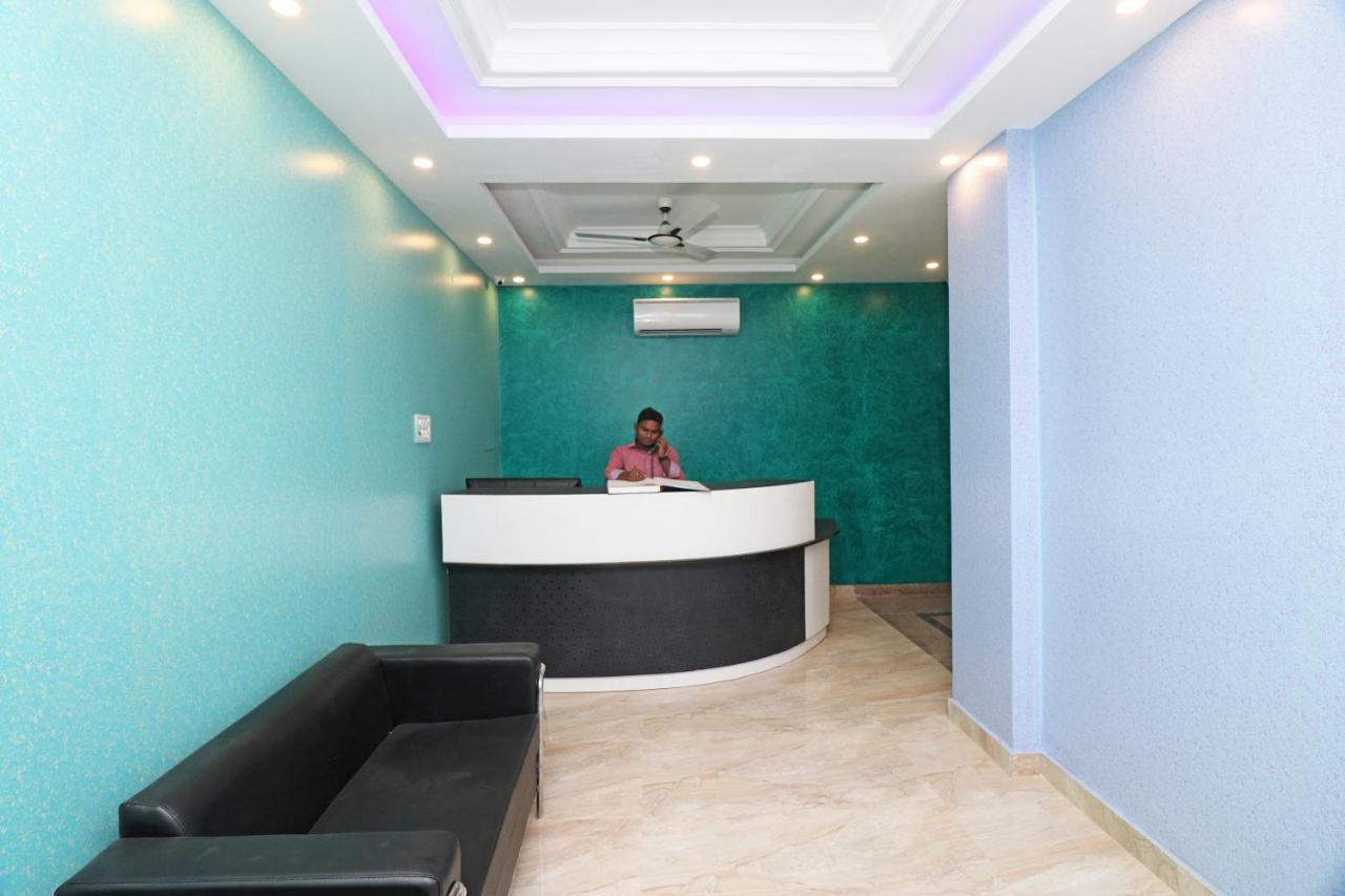 Oyo 25130 Hotel Royal Inn 뉴델리 외부 사진