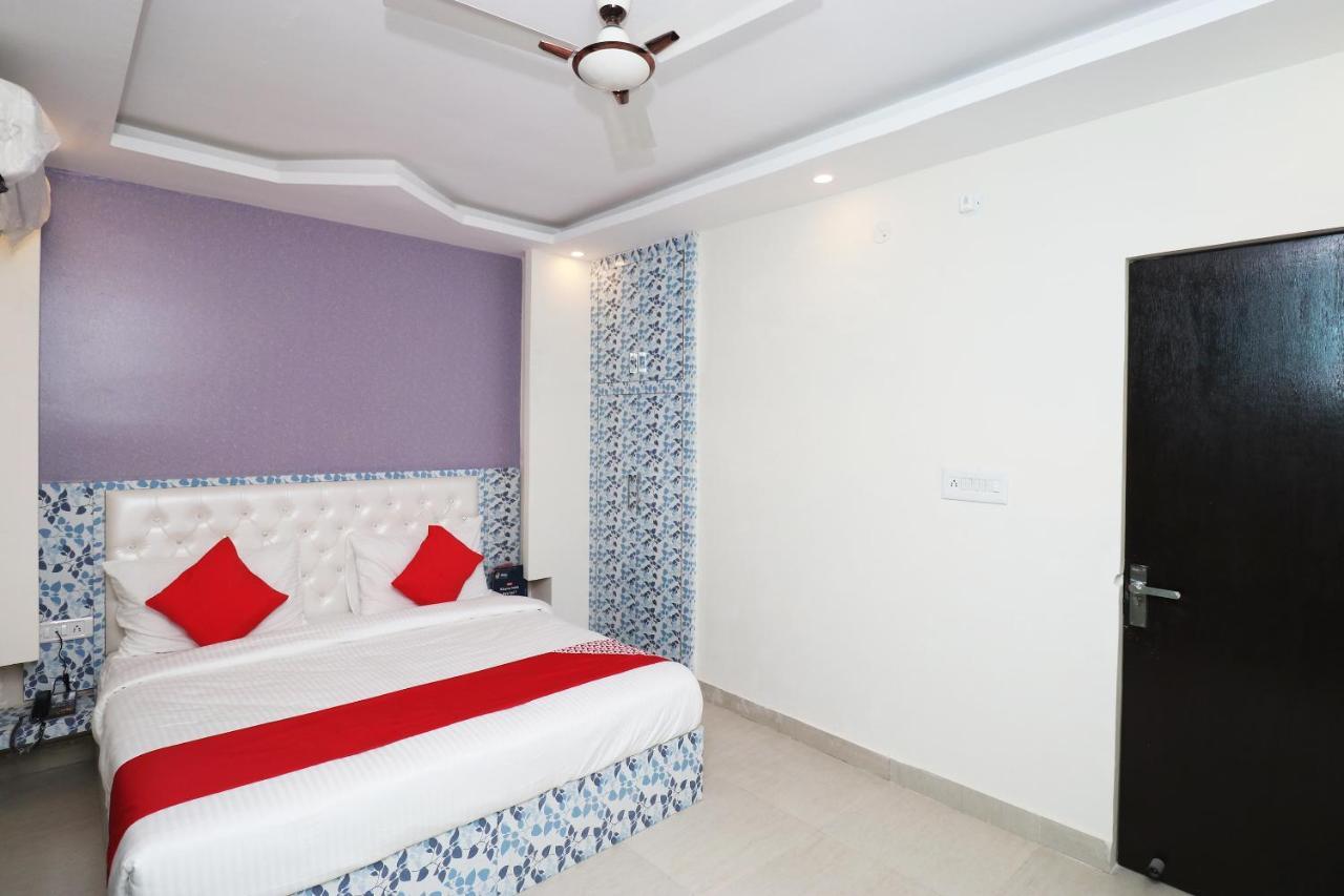 Oyo 25130 Hotel Royal Inn 뉴델리 외부 사진