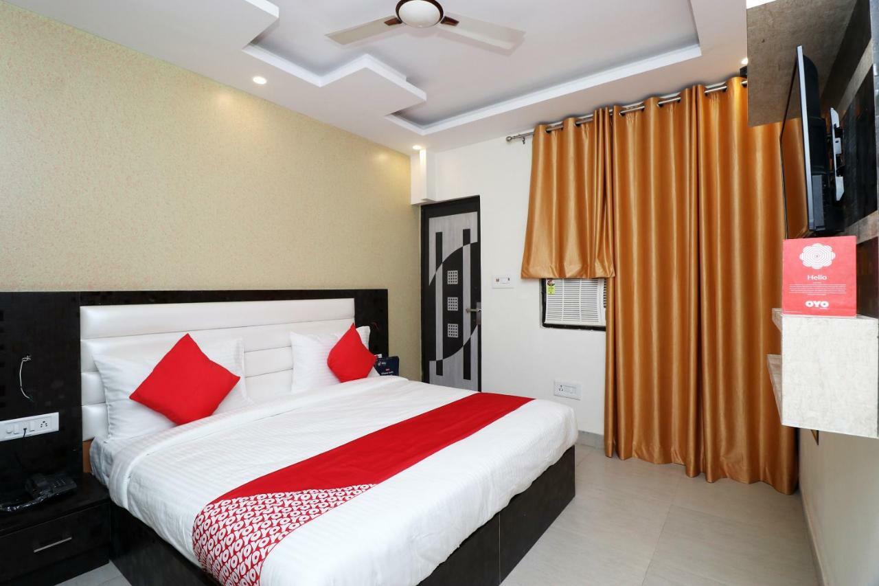 Oyo 25130 Hotel Royal Inn 뉴델리 외부 사진